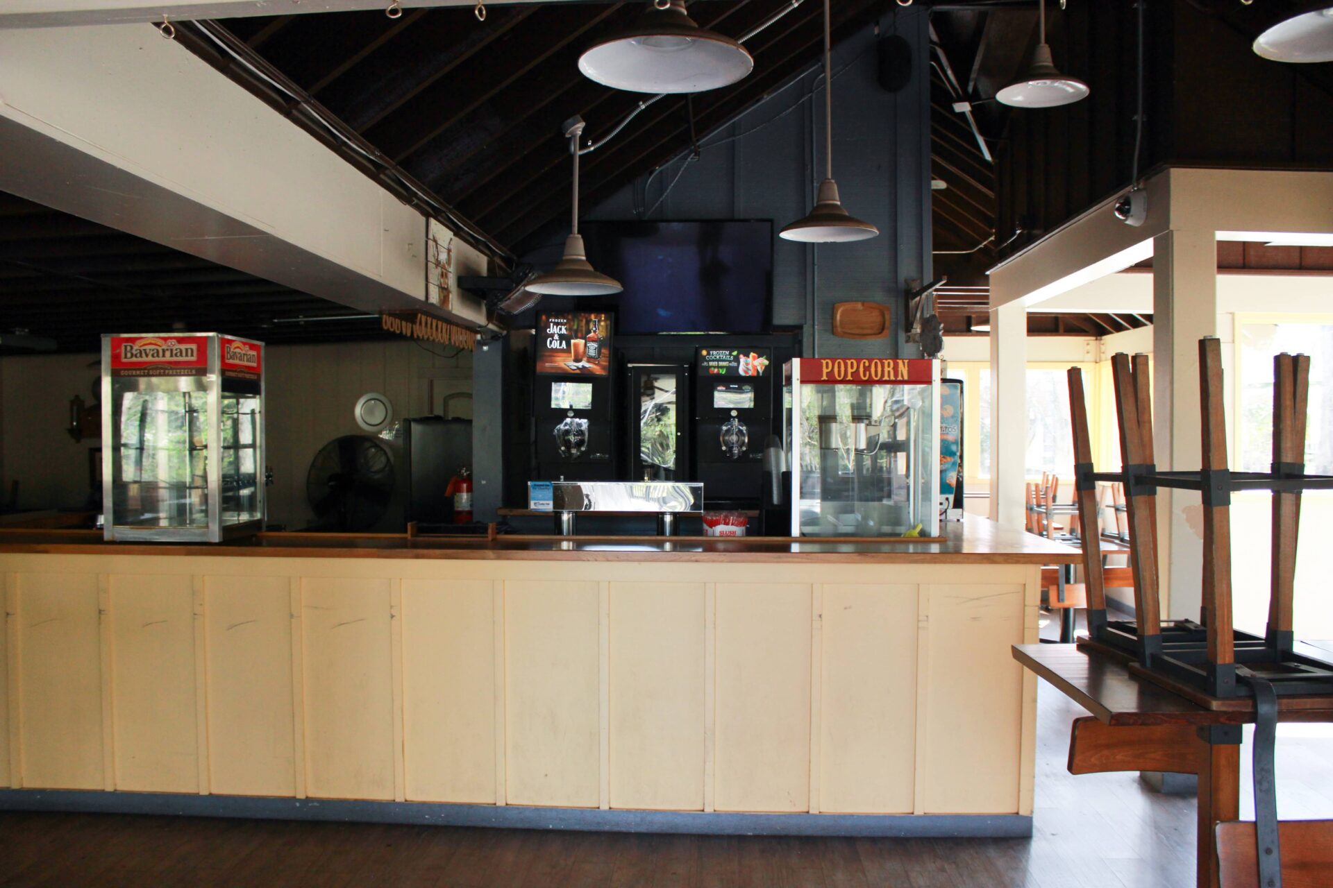 Kings Dominion_Parched Pig-02